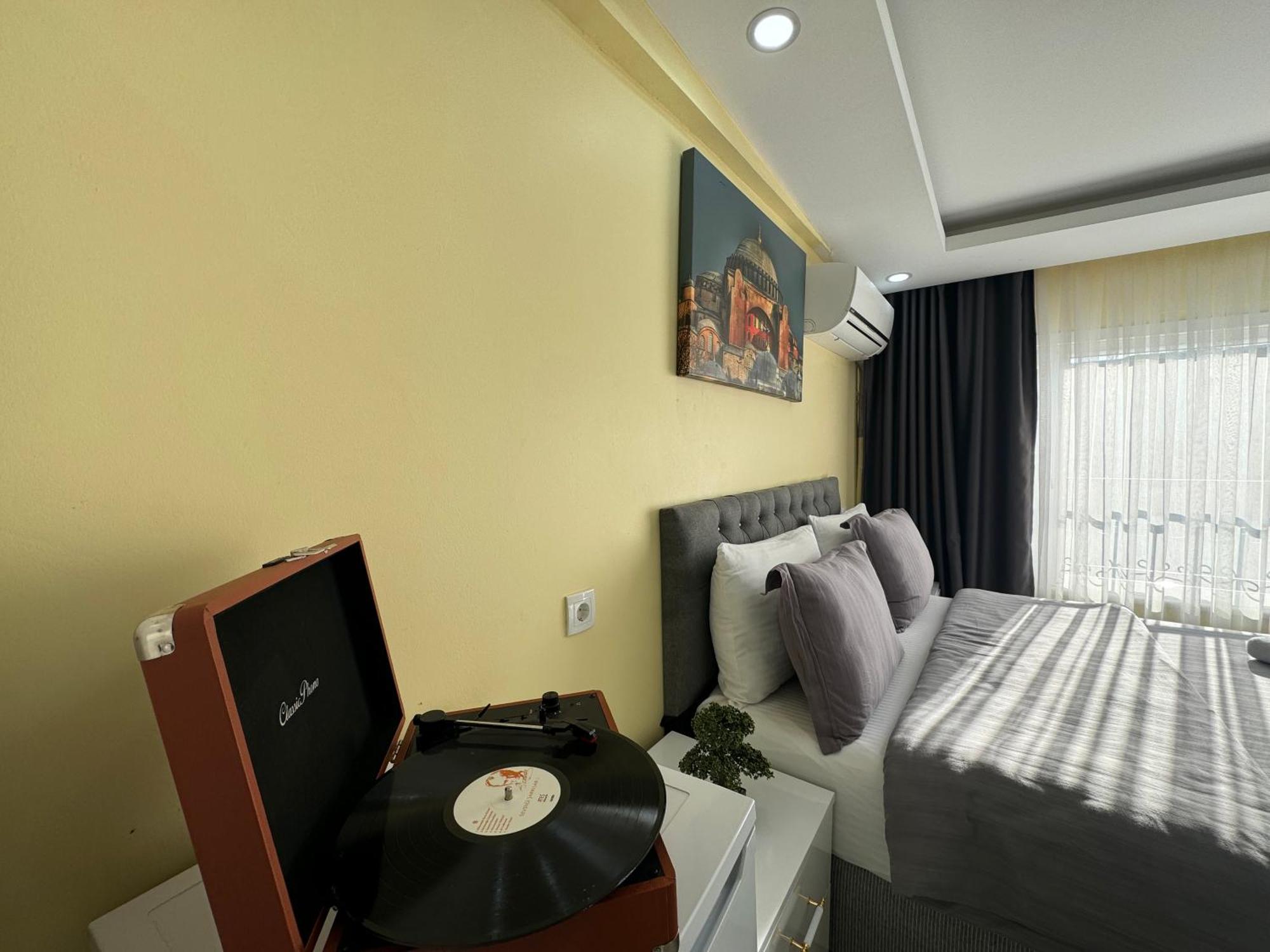 Ozer Hotel & Apartments Istanboel Buitenkant foto